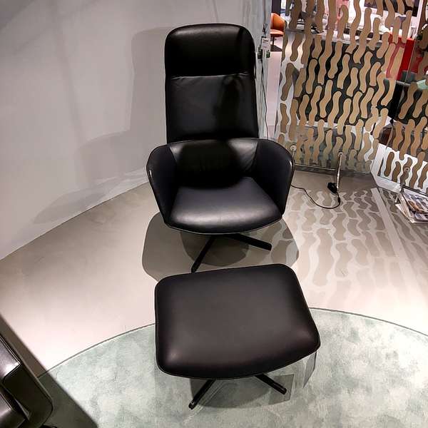FSM Rex relaxfauteuil met poef - Showroom