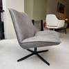 Cartel Living Smile fauteuil met hocker - Details