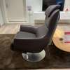 FSM FM-135/111 Stand-Up fauteuil met nekkussen - Zijaanzicht rechts