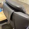 FSM FM-135/111 Stand-Up fauteuil met nekkussen - Details