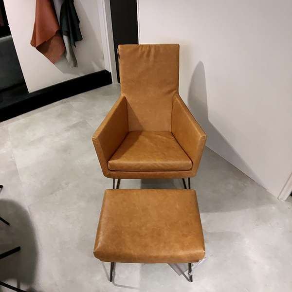 LABEL vandenberg Don fauteuil met voetenbank - Showroom
