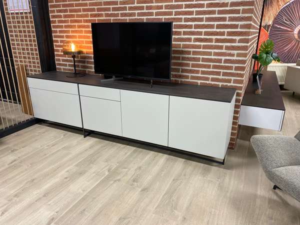 HCM Armin dressoir
