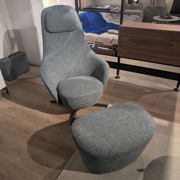 B&B Italia Harbor Laidback relaxfauteuil met poef - Showroom