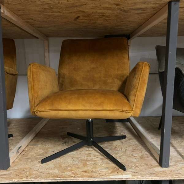 RT Design Vardan fauteuil - Showroom
