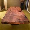 Riva 1920 Kauri Aukland eettafel - 255x124 - Zijaanzicht links