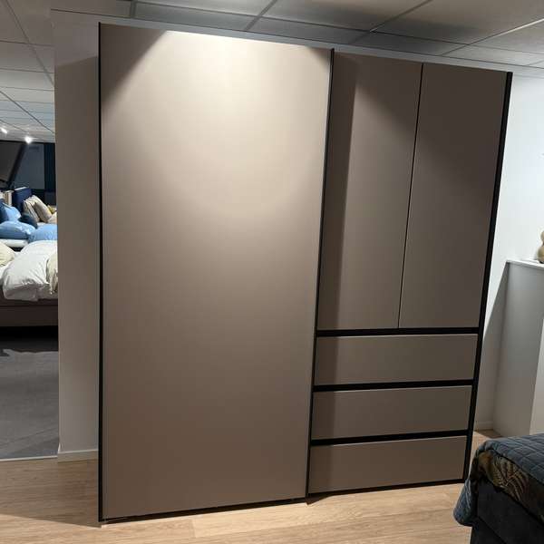 Nolte Consuelo kledingkast - Showroom