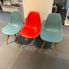 Vitra Eames Plastic Chairs (set van 3 ) - Showroom