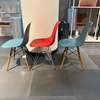 Vitra Eames Plastic Chairs (set van 3 ) - Details