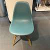 Vitra Eames Plastic Chairs (set van 3 ) - Details