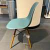 Vitra Eames Plastic Chairs (set van 3 ) - Details