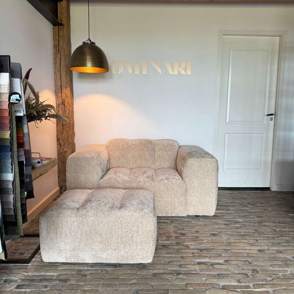 Arctic Living Samuel loveseat met poef - Showroom