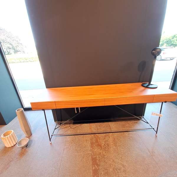 Flexform Any Day sidetable - Showroom