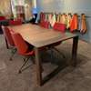Leolux Yama eettafel - 220x100 uitschuifbaar - Materiaal