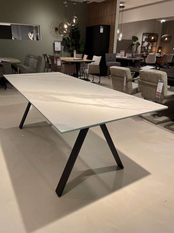 In.House Cavinta eettafel - 220x90 - Materiaal
