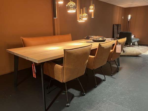 Nouvion Jess eettafel - 260x110 met Vidar eetbank en Sanne eetkamerstoel (set van 3) - Materiaal