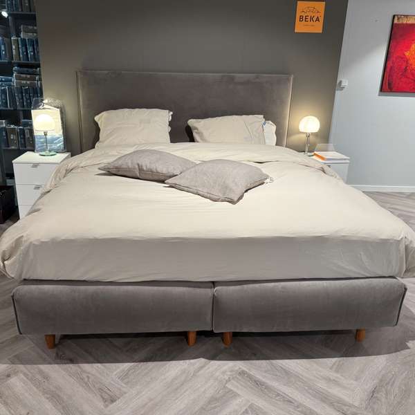 Beka Sofia Curve 25 boxspring - 180x210cm vlak - Showroom