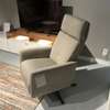 ROM Aron relaxfauteuil - Zijaanzicht rechts