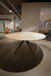 Seuren Zwaan eettafel - Ø160 - Materiaal
