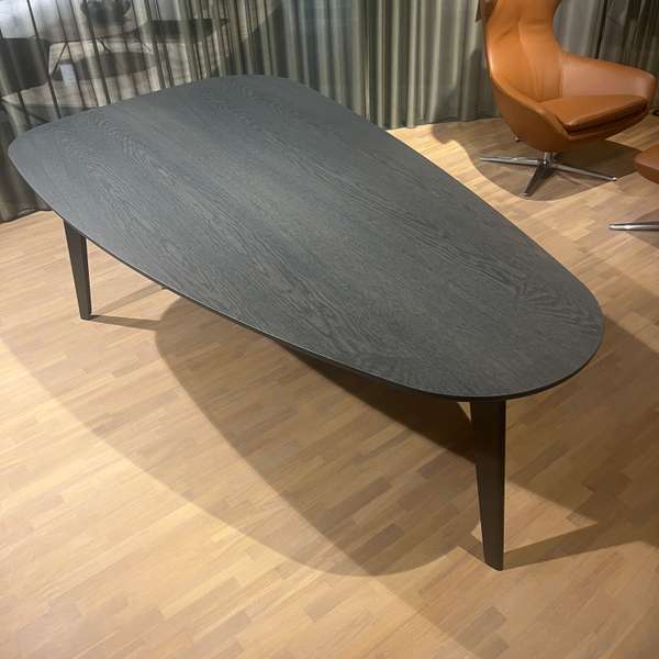 Leolux Bondi eettafel 230x120 - Showroom