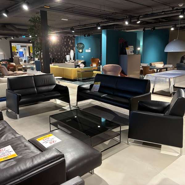 Leolux Felizia 3-zitsbank met 2-zitsbank met fauteuil - Showroom
