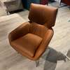 Leolux Lloyd Plus fauteuil met poef - Details