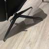 Leolux Lloyd Plus fauteuil met poef - Details