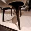 Knoll International Conference eetkamerstoel - Details