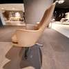 Flexform Eliseo Bergere draaifauteuil - Zijaanzicht rechts