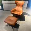 Leolux Caruzzo Plus fauteuil met Fine poef - Showroom