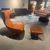 Leolux Caruzzo Plus fauteuil met Fine poef - Details