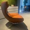 Leolux Caruzzo Plus fauteuil met Fine poef - Details