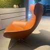 Leolux Caruzzo Plus fauteuil met Fine poef - Details