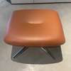 Leolux Caruzzo Plus fauteuil met Fine poef - Details