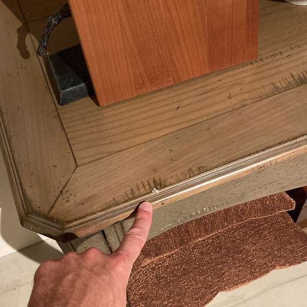 Grange Medaillon sidetable - Materiaal