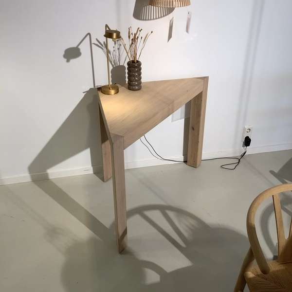 Pilat & Pilat Kodama 1 bureau - Showroom