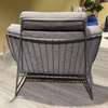Leolux Volare fauteuil met poef - Details