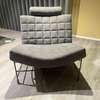 Leolux Volare fauteuil met poef - Details