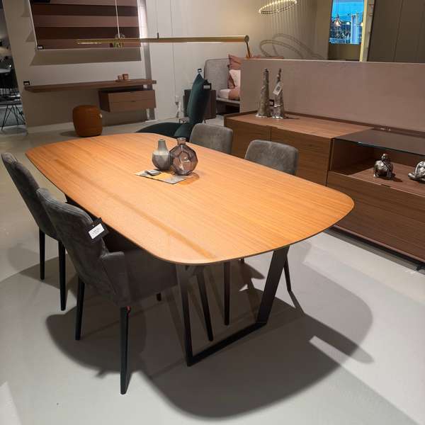 San Giacomo Obi eettafel - 210x102 - Showroom