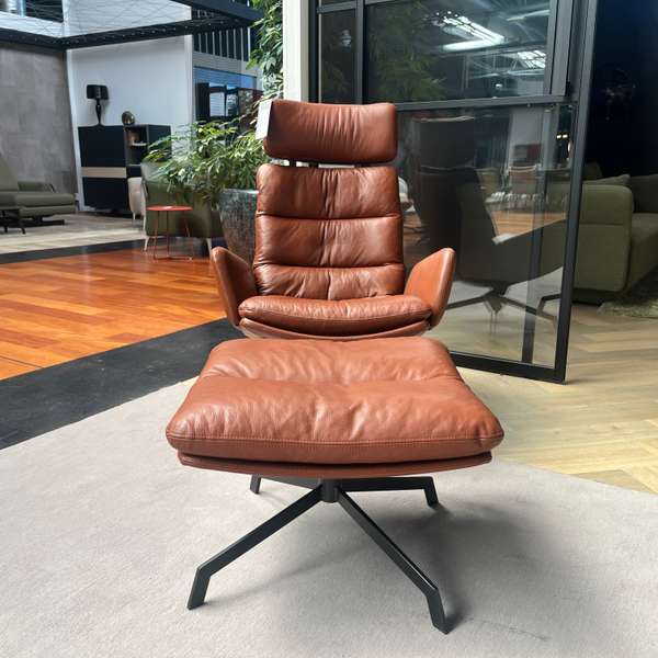 KFF Arvan relaxfauteuil met poef - Showroom