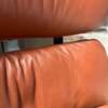 KFF Arvan relaxfauteuil met poef - Details