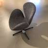 Fritz Hansen Swan fauteuil - Vooraanzicht