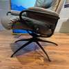 Stressless Toyko relaxfauteuil met poef - Details