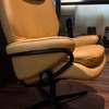 Stressless Rome relaxfauteuil met hocker - Details