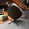 Label Hidde Soft fauteuil met Cocoon poef - Achter aanzicht