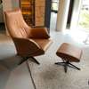 De Toekomst T6 relaxfauteuil met poef - Vooraanzicht