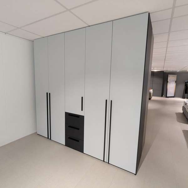  Nolte Horizont kledingkast - Showroom