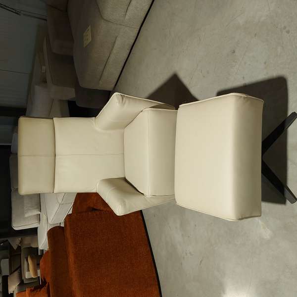 Recor Dorno relaxfauteuil met poef - Showroom