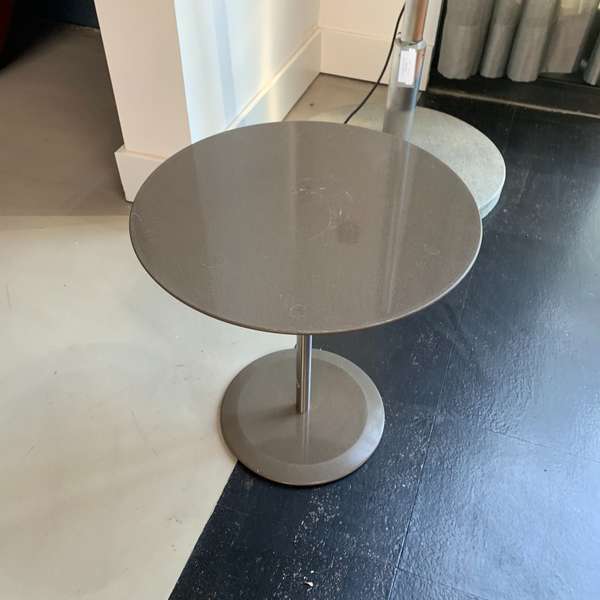 Metaform Ufo/1 bijzettafel - Showroom