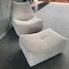 Montis Florence relaxfauteuil met poef - Vooraanzicht