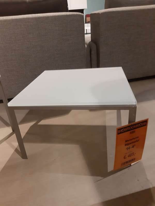 Metaform H-4 50x50 bijzettafel - Materiaal